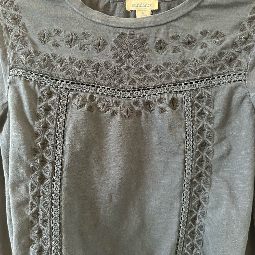 Sundance navy blue embroidered peasant style top size medium - Picture 10 of 13